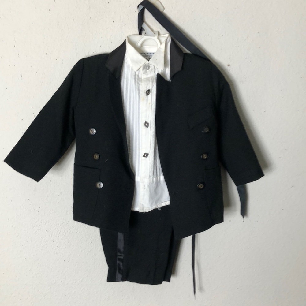 Vintage Monkey Wear Tuxedo suit with tuxedo ruffle shirt/with cool butto…
